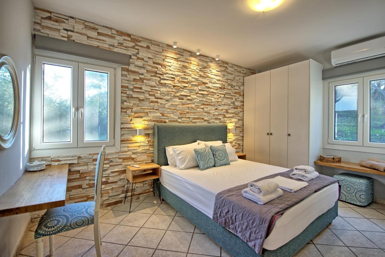 Beachfront Villa Seasun By Posarellivillas Agios Spyridon  Exterior photo
