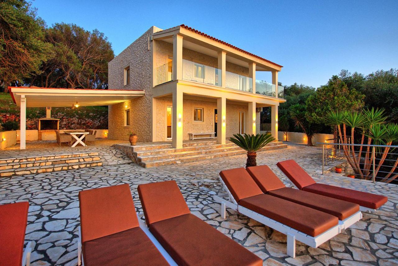 Beachfront Villa Seasun By Posarellivillas Agios Spyridon  Exterior photo
